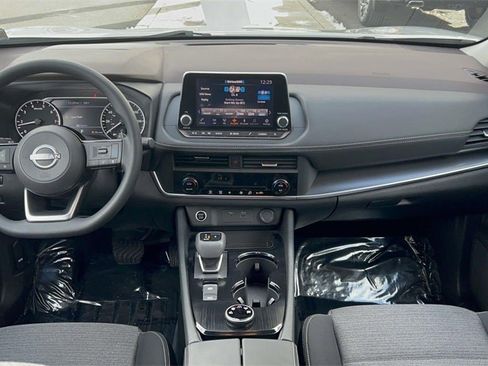 Certified 2023 Nissan Rogue SV image 33