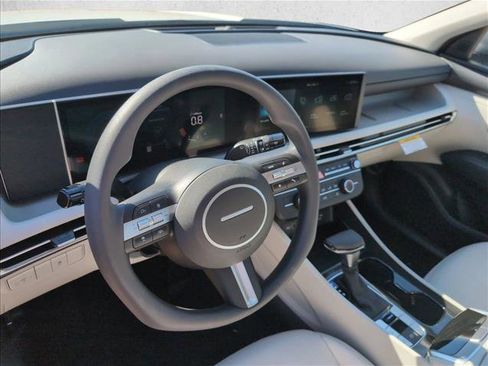 New 2026 Hyundai Tucson SE image 3