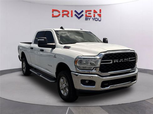 Used 2024 RAM 2500 Big Horn w/ Off Road Package AWD/4WD image 2