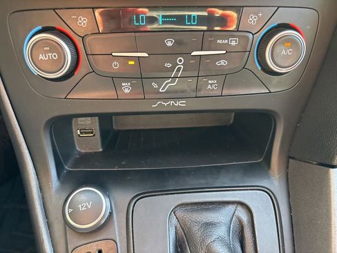 Used 2017 Ford Focus SEL image 16