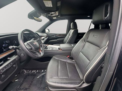 Used 2022 Cadillac Escalade Premium Luxury w/ LPO, Illumination Package image 25