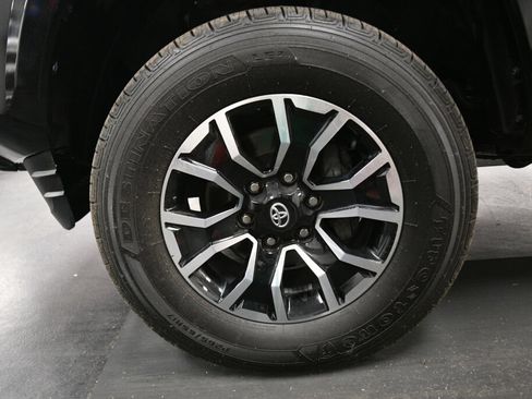 Certified 2023 Toyota Tacoma TRD Sport AWD/4WD image 32