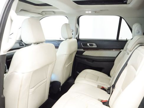 Used 2019 Ford Explorer Platinum AWD/4WD image 20