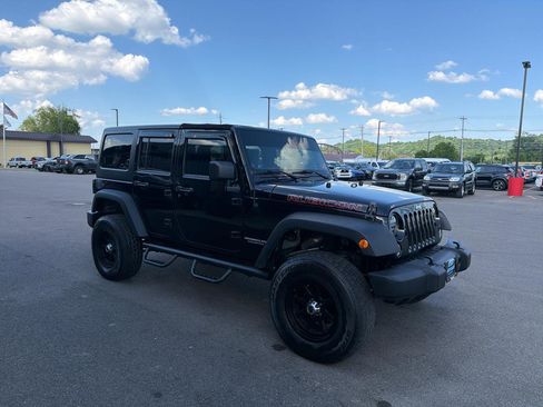Used 2014 Jeep Wrangler Unlimited Rubicon AWD/4WD image 3