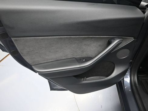 Used 2022 Tesla Model Y Performance AWD/4WD image 23
