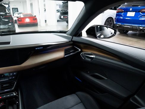 Used 2022 Audi e-tron GT Prestige w/ Prestige Package image 11