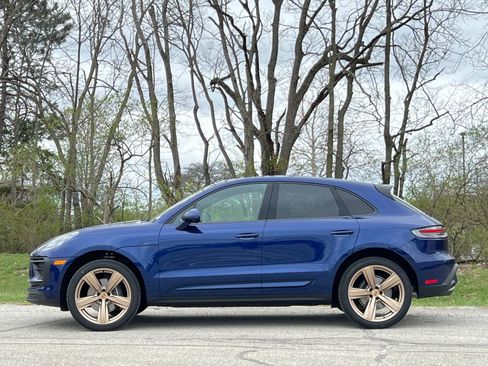 New 2026 Porsche Macan image 2