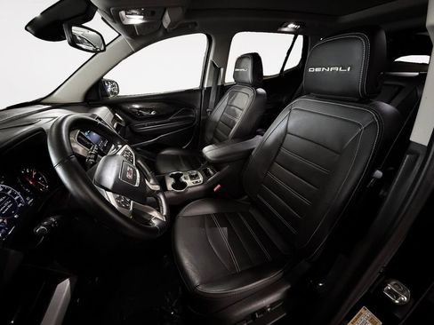 Used 2024 GMC Terrain Denali w/ Denali Premium Package image 8