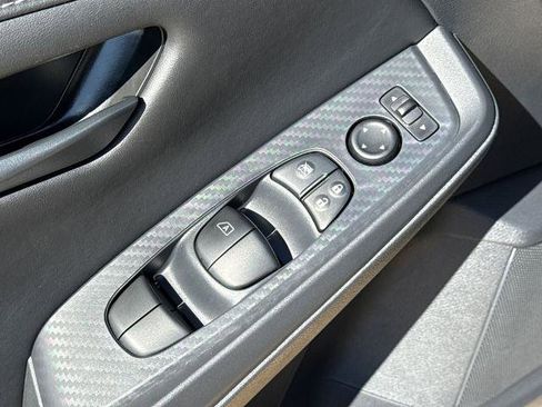 Certified 2025 Nissan Sentra S image 18