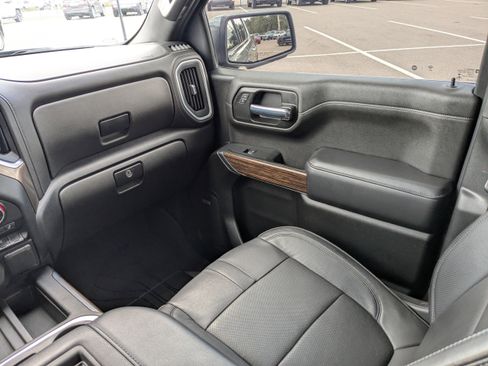 Used 2021 Chevrolet Silverado 1500 High Country image 17