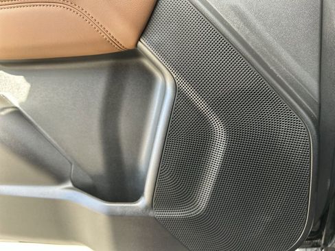 Used 2024 GMC Canyon AT4 w/ Technology Package image 24