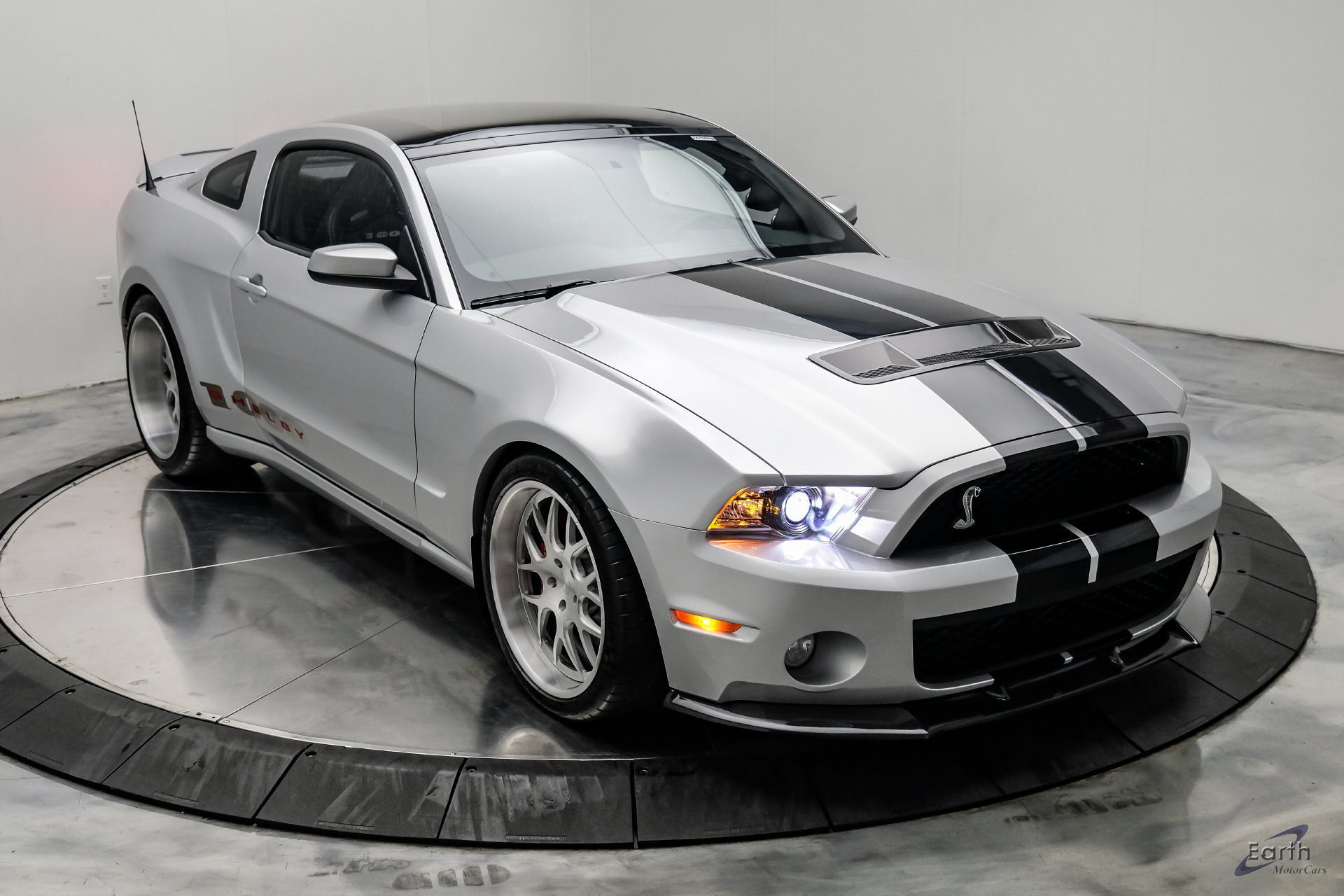 Used 2012 Ford Mustang Shelby GT500 w/ SVT Performance Pkg RWD image 29