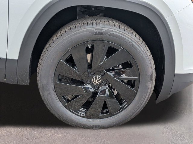 New 2026 Volkswagen Atlas SE FWD image 11