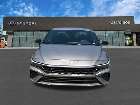 Certified 2025 Hyundai Elantra Sport FWD image 2