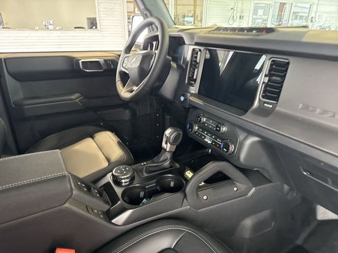 New 2025 Ford Bronco Badlands w/ Sasquatch Package image 14