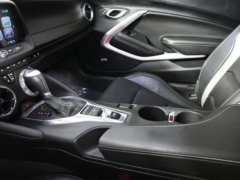 Used 2017 Chevrolet Camaro SS RWD image 34