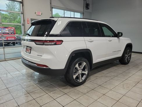 New 2025 Jeep Grand Cherokee Limited AWD/4WD image 7
