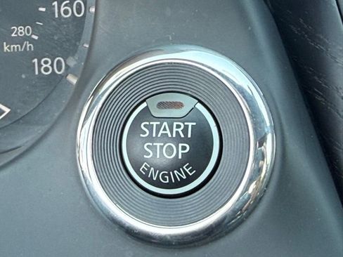 Used 2023 INFINITI Q50 Sensory image 31