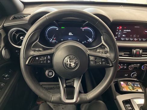 Used 2024 Alfa Romeo Stelvio Veloce image 18