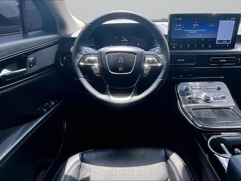 Used 2023 Lincoln Nautilus AWD w/ Premium Package image 5