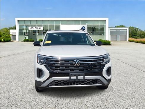 New 2026 Volkswagen Atlas Peak Edition AWD/4WD image 3