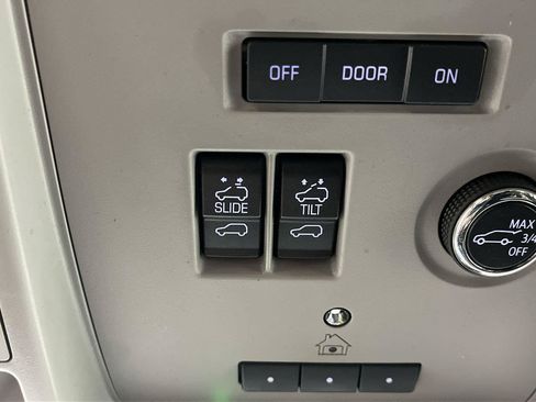 Used 2019 Cadillac Escalade Luxury AWD/4WD image 31