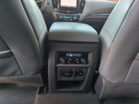 Used 2018 Chevrolet Traverse Premier w/ Driver Confidence II Package image 27