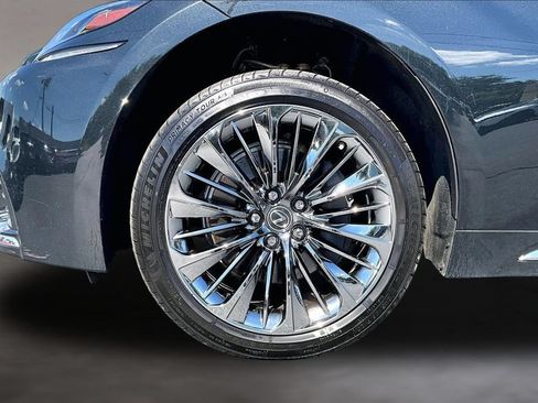 Used 2018 Lexus LS 500 w/ Luxury Package RWD image 9