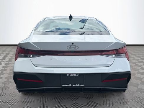New 2026 Hyundai Elantra SE image 6
