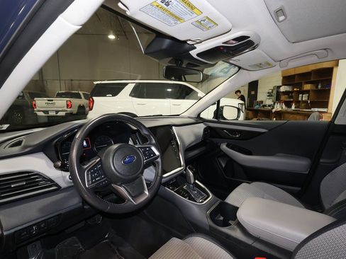 Used 2025 Subaru Outback Premium image 9