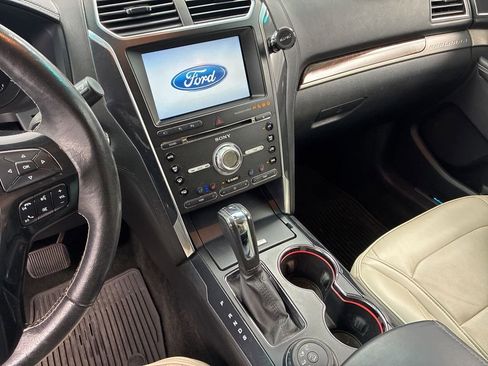 Used 2016 Ford Explorer Platinum AWD/4WD image 18