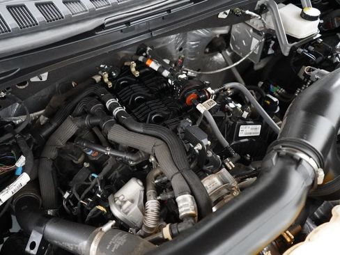 Certified 2025 Ford Expedition Active AWD/4WD image 37