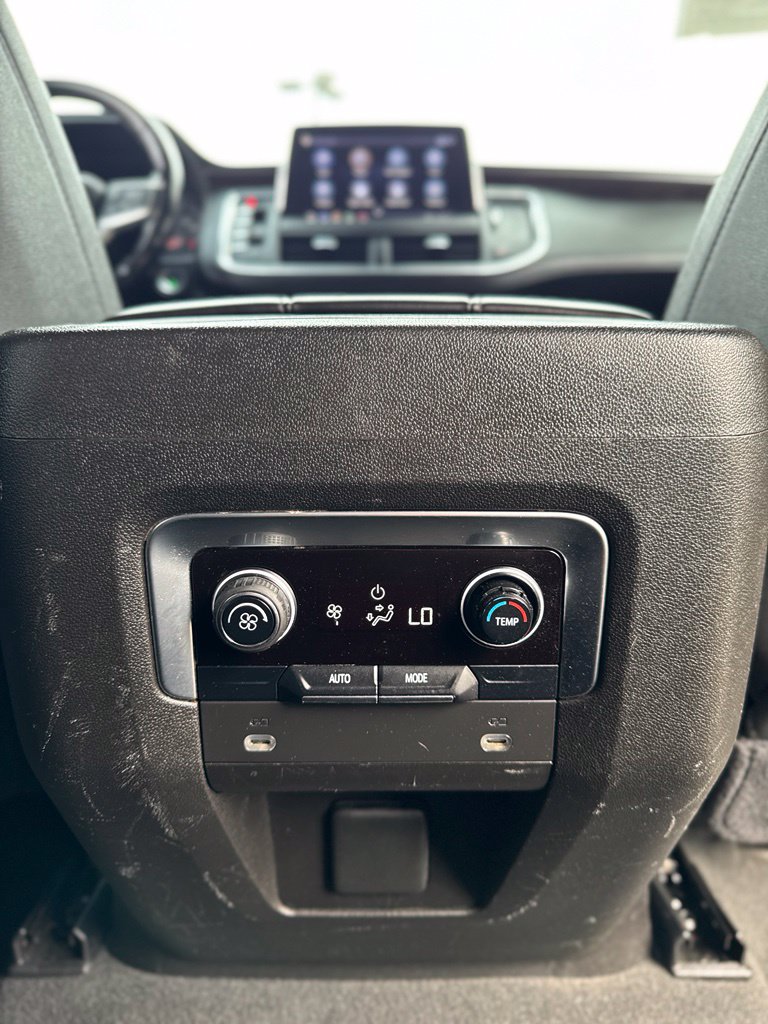 Used 2021 Chevrolet Suburban LT AWD/4WD image 32