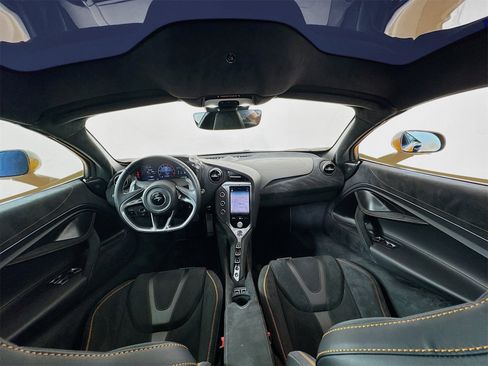 Used 2024 McLaren 750S image 21