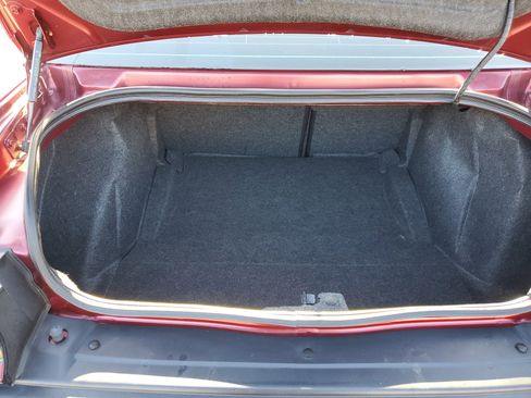 Used 2020 Dodge Challenger SXT image 9