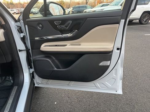 Used 2025 Lincoln Corsair Grand Touring w/ Equipment Group 302A image 22