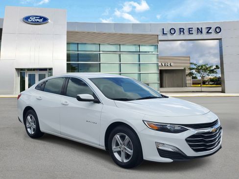 Used 2025 Chevrolet Malibu LS image 3