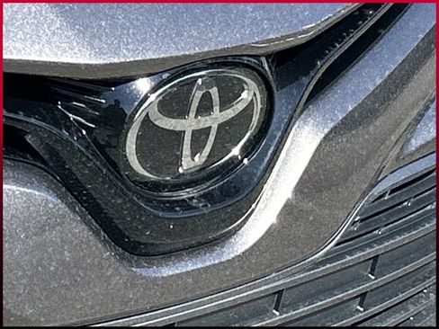 Used 2020 Toyota Camry XLE w/ Navigation Package AWD/4WD image 12