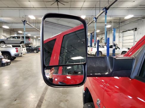 Used 2018 RAM 2500 Tradesman w/ Chrome Appearance Group image 23