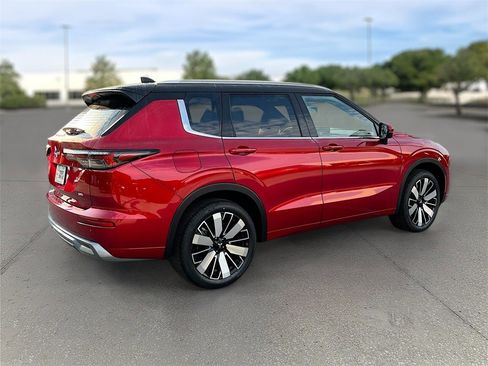 New 2025 Mitsubishi Outlander SEL image 6