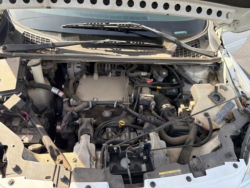 Used 2005 Chevrolet Uplander LS image 17