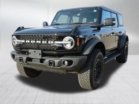 Used 2023 Ford Bronco Wildtrak image 3