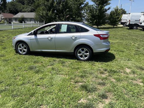 Used 2013 Ford Focus SE FWD image 8
