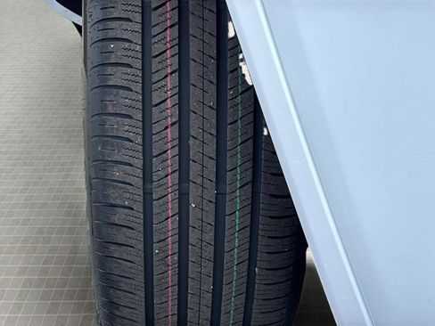 Used 2024 Jeep Grand Cherokee L Summit image 11