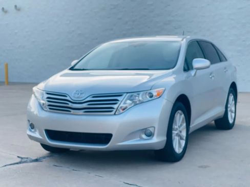 Used 2011 Toyota Venza AWD image 3