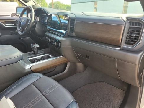 Used 2025 Chevrolet Silverado 1500 High Country image 8