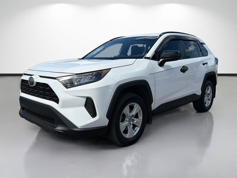 Used 2019 Toyota RAV4 LE image 7