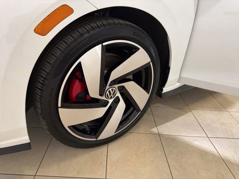 Used 2022 Volkswagen GTI S FWD image 13