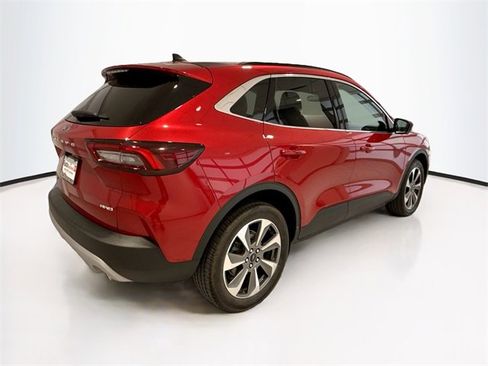 Used 2023 Ford Escape Platinum image 7