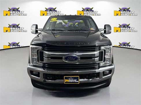 Used 2017 Ford F250 XLT w/ XLT Value Package image 2